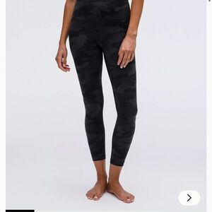 Lululemon Black/gray Align HR 25inch Camouflage Leggings size 2